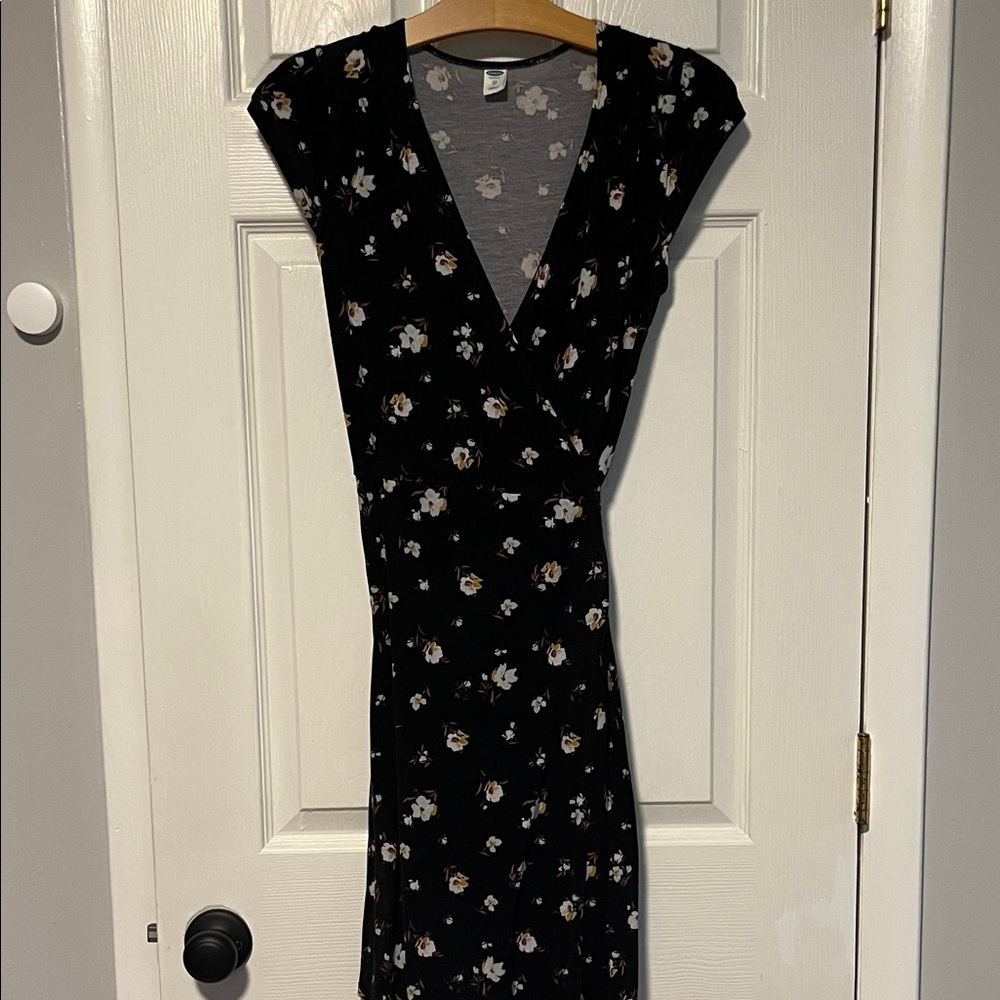Old Navy Black Floral Wrap-Style Midi Dress